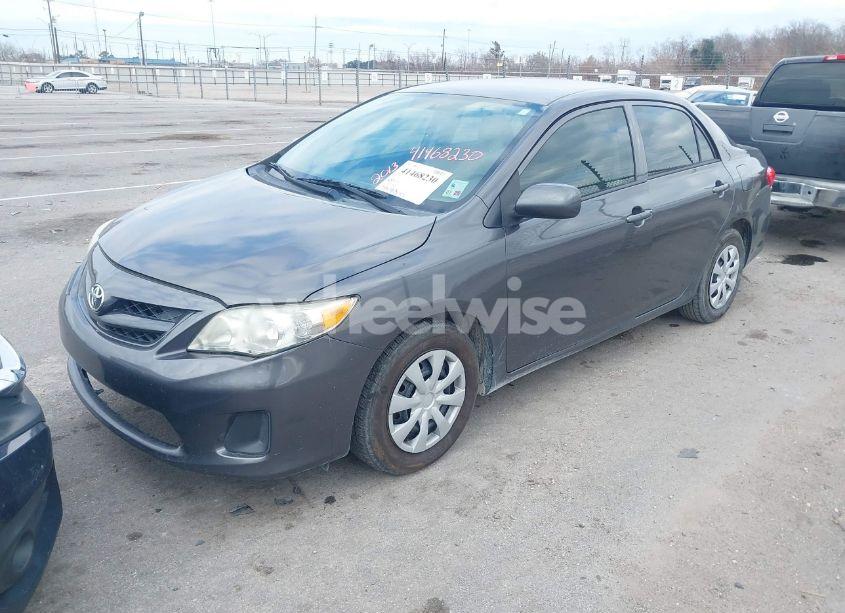 Photo 2 of 2013 Toyota Corolla L (VIN 5YFBU4EE5DP179642)