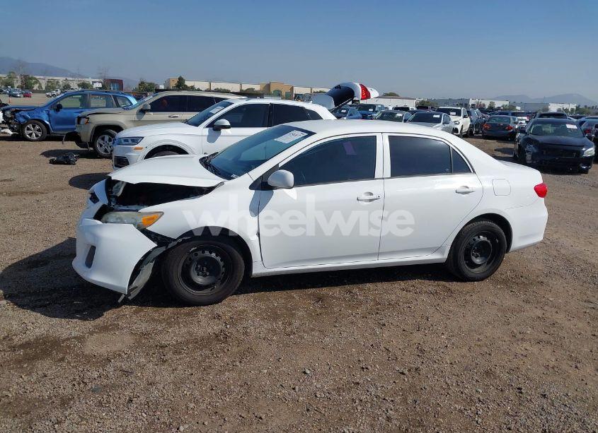 Photo 14 of 2013 Toyota Corolla L (VIN 5YFBU4EE5DP190527)