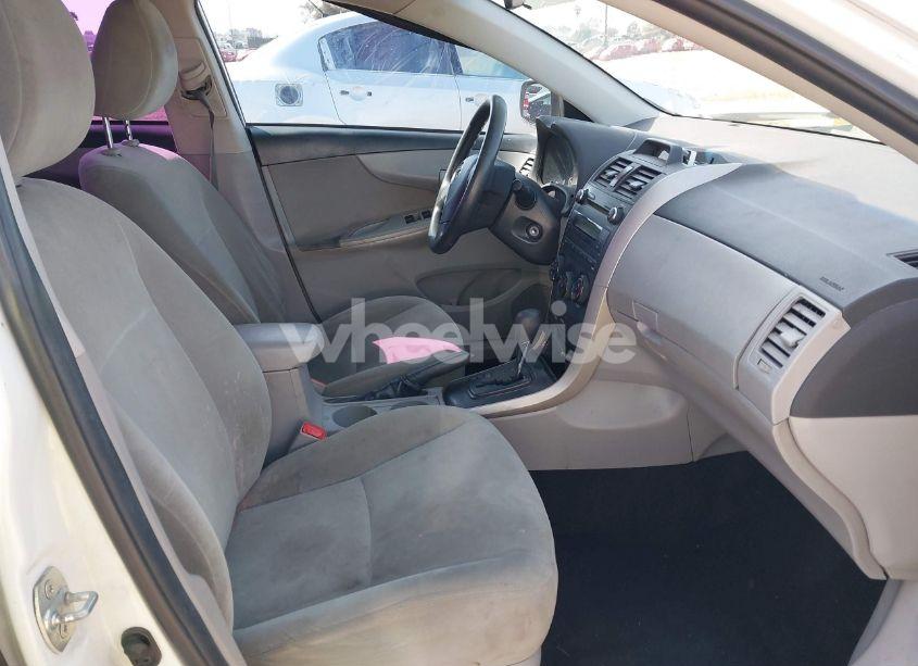 Photo 5 of 2013 Toyota Corolla L (VIN 5YFBU4EE5DP190527)