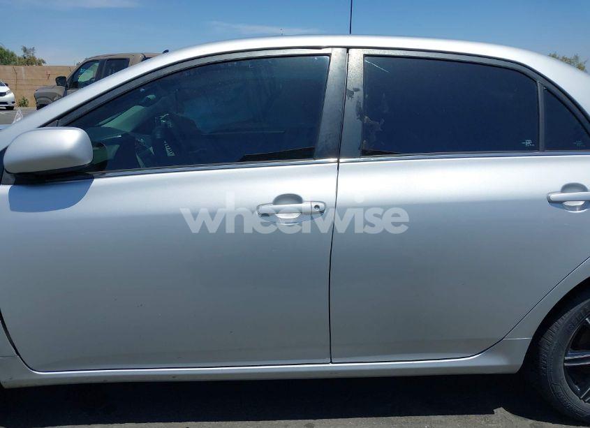 Photo 15 of 2013 Toyota Corolla LE (VIN 5YFBU4EE5DP192343)