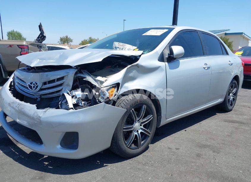 Photo 2 of 2013 Toyota Corolla LE (VIN 5YFBU4EE5DP192343)