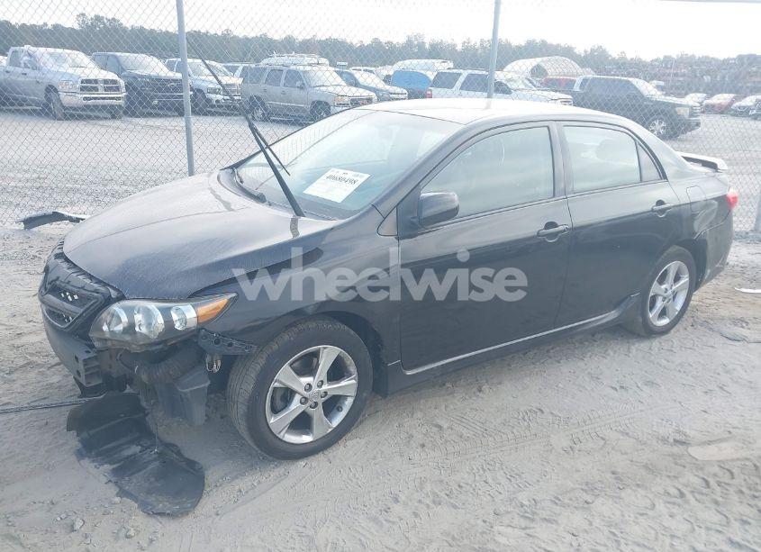 Photo 2 of 2013 Toyota Corolla S (VIN 5YFBU4EE5DP199406)