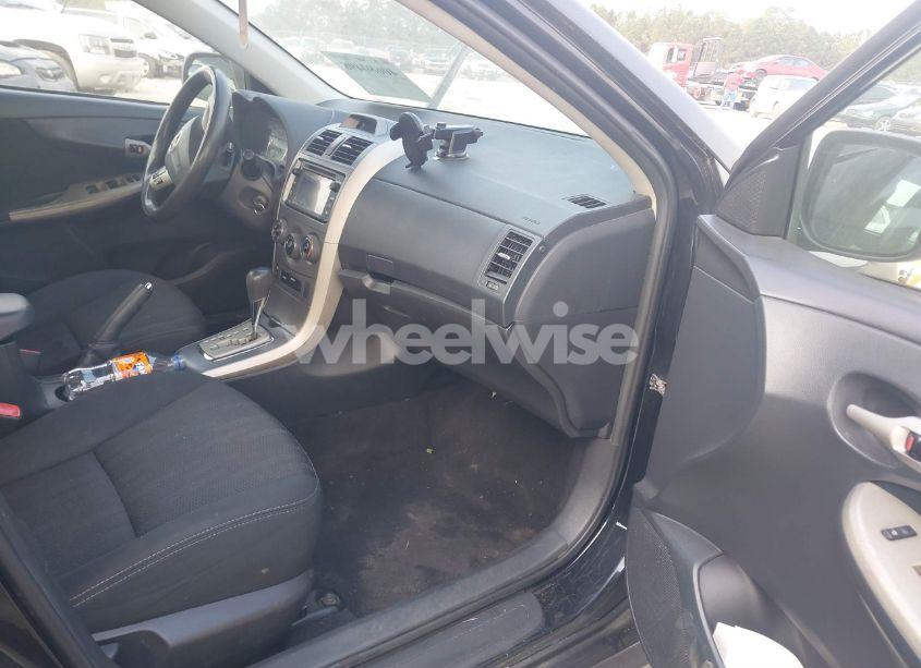 Photo 5 of 2013 Toyota Corolla S (VIN 5YFBU4EE5DP199406)