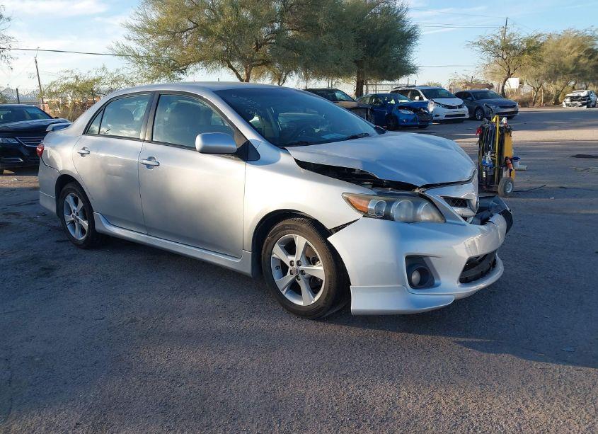 2013 Toyota Corolla S (VIN 5YFBU4EE5DP199552) main photo