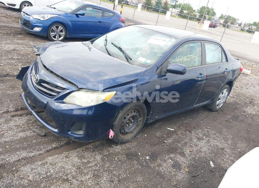 Photo 2 of 2013 Toyota Corolla LE (VIN 5YFBU4EE5DP206094)