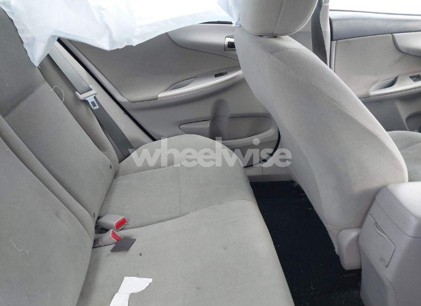 Photo 8 of 2013 Toyota Corolla LE (VIN 5YFBU4EE5DP206094)