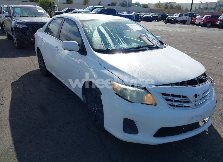 2013 Toyota Corolla LE (VIN 5YFBU4EE5DP211179) main photo