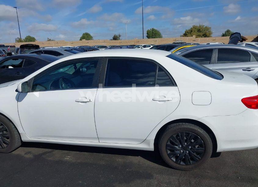 Photo 14 of 2013 Toyota Corolla LE (VIN 5YFBU4EE5DP211179)