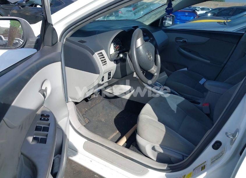 Photo 5 of 2013 Toyota Corolla LE (VIN 5YFBU4EE5DP211179)