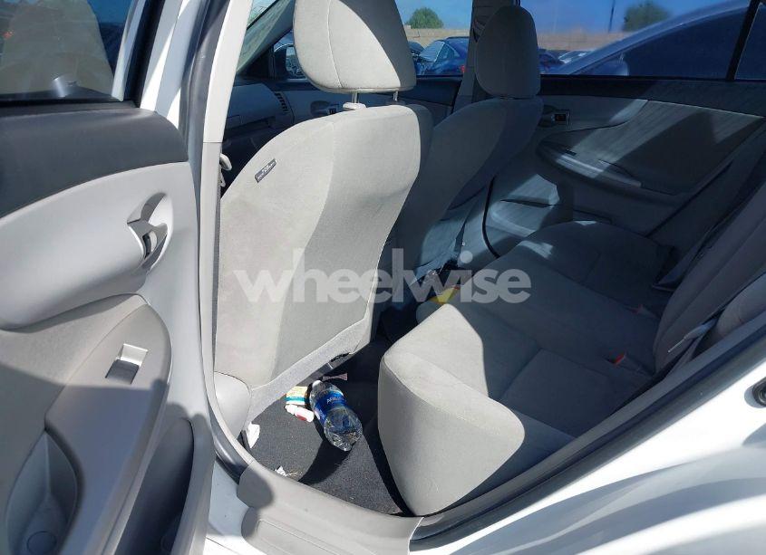 Photo 8 of 2013 Toyota Corolla LE (VIN 5YFBU4EE5DP211179)