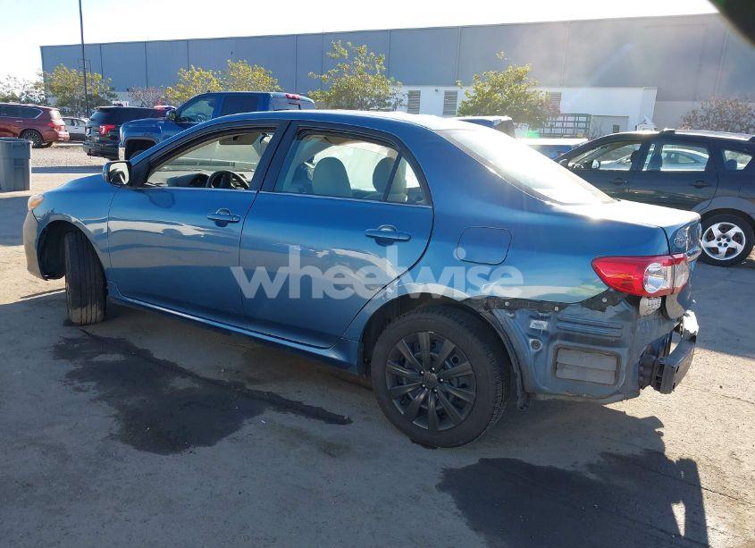 Photo 3 of 2013 Toyota Corolla LE (VIN 5YFBU4EE5DP212364)