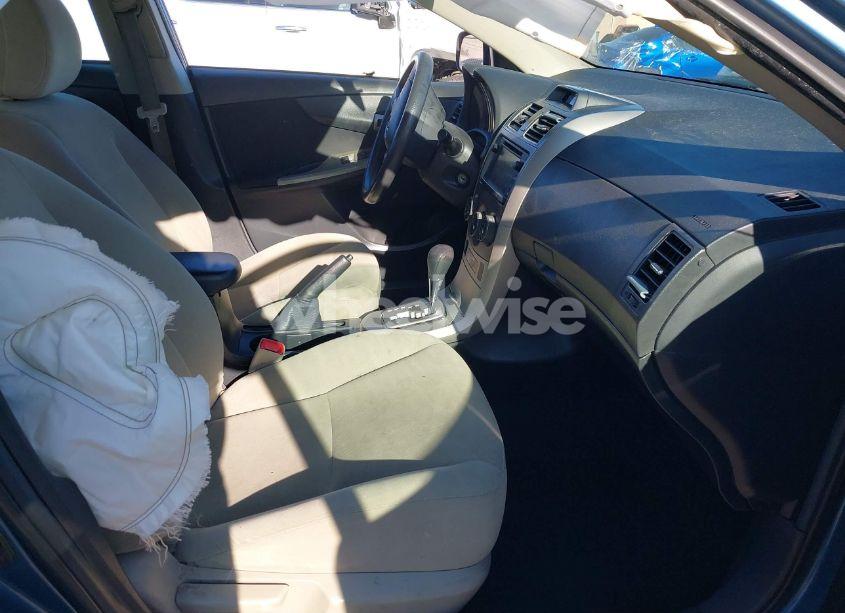 Photo 5 of 2013 Toyota Corolla LE (VIN 5YFBU4EE5DP212364)