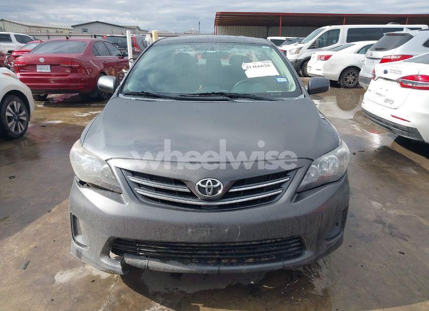 Photo 12 of 2013 Toyota Corolla LE (VIN 5YFBU4EE5DP224028)