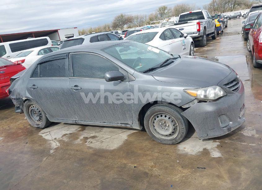 Photo 13 of 2013 Toyota Corolla LE (VIN 5YFBU4EE5DP224028)