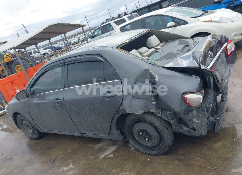 Photo 14 of 2013 Toyota Corolla LE (VIN 5YFBU4EE5DP224028)