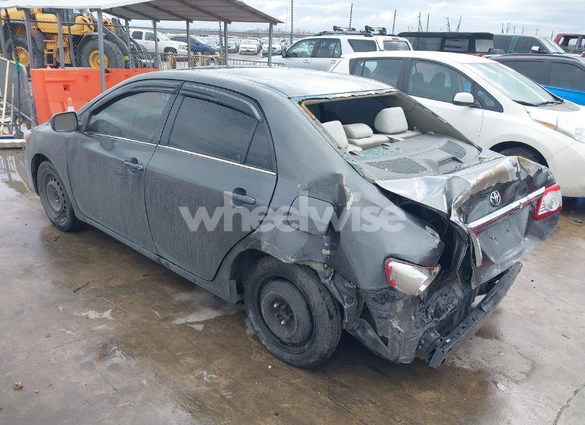 Photo 3 of 2013 Toyota Corolla LE (VIN 5YFBU4EE5DP224028)