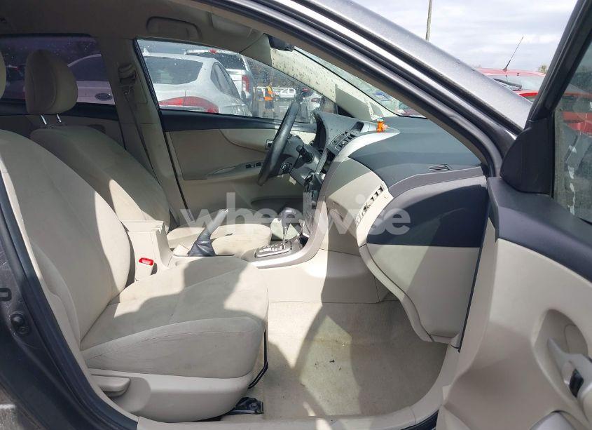 Photo 5 of 2013 Toyota Corolla LE (VIN 5YFBU4EE5DP224028)