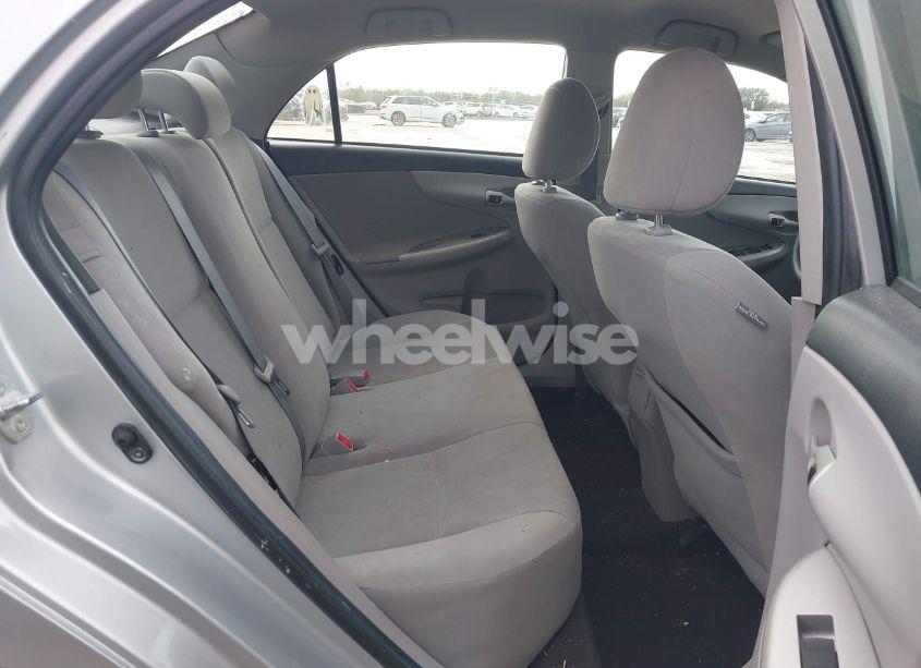 Photo 8 of 2013 Toyota Corolla LE (VIN 5YFBU4EE5DP225034)