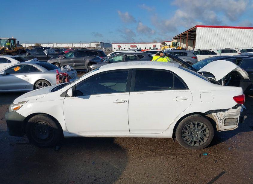 Photo 15 of 2012 Toyota Corolla LE (VIN 5YFBU4EE6CP011653)