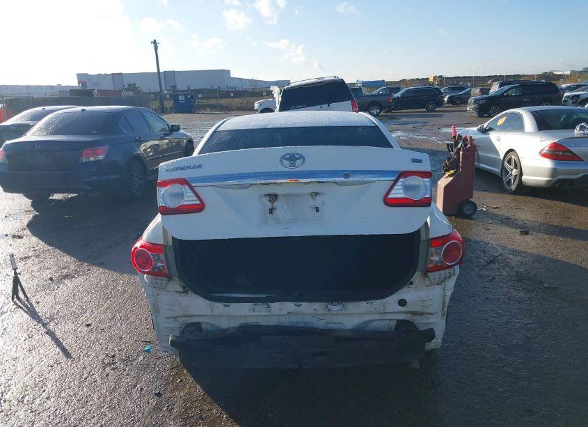 Photo 17 of 2012 Toyota Corolla LE (VIN 5YFBU4EE6CP011653)