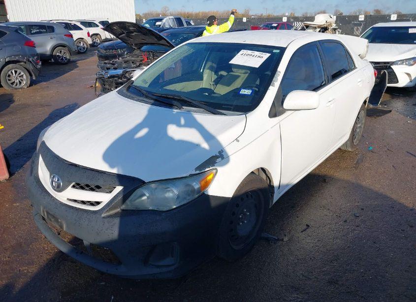 Photo 2 of 2012 Toyota Corolla LE (VIN 5YFBU4EE6CP011653)
