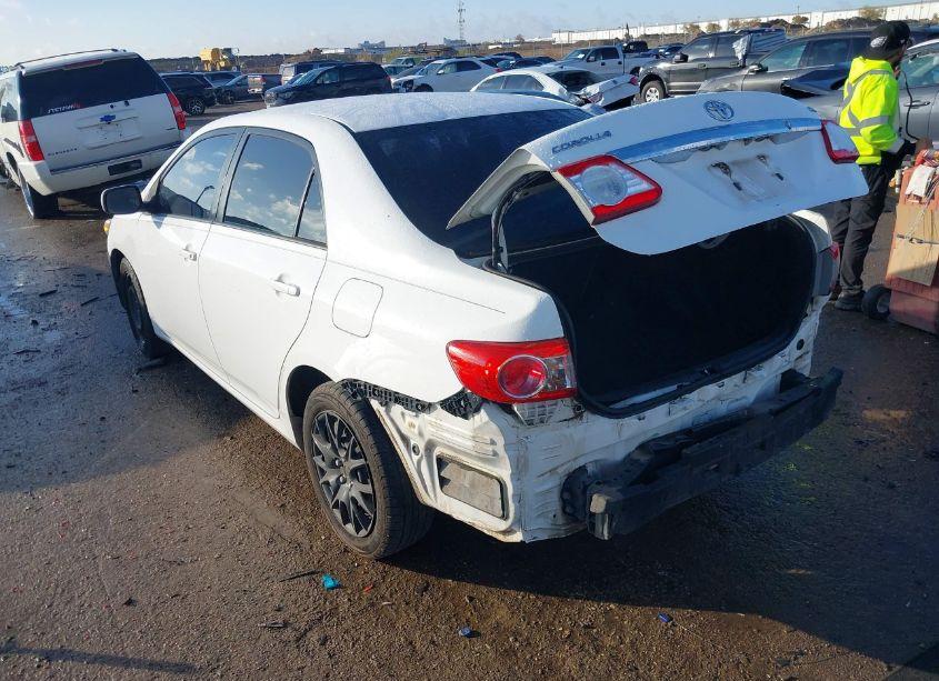 Photo 3 of 2012 Toyota Corolla LE (VIN 5YFBU4EE6CP011653)