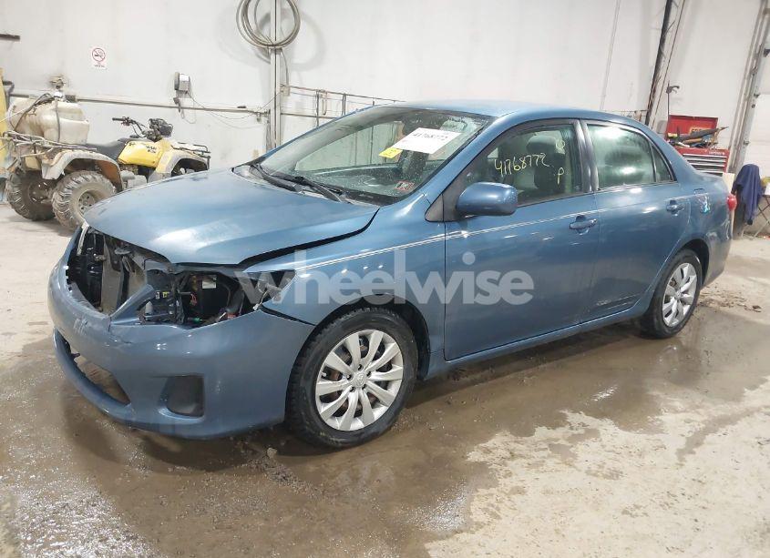 Photo 2 of 2013 Toyota Corolla LE (VIN 5YFBU4EE6DP074463)