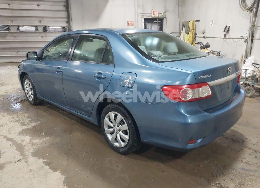 Photo 3 of 2013 Toyota Corolla LE (VIN 5YFBU4EE6DP074463)