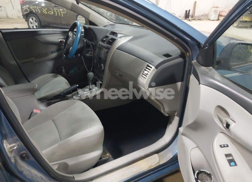 Photo 5 of 2013 Toyota Corolla LE (VIN 5YFBU4EE6DP074463)