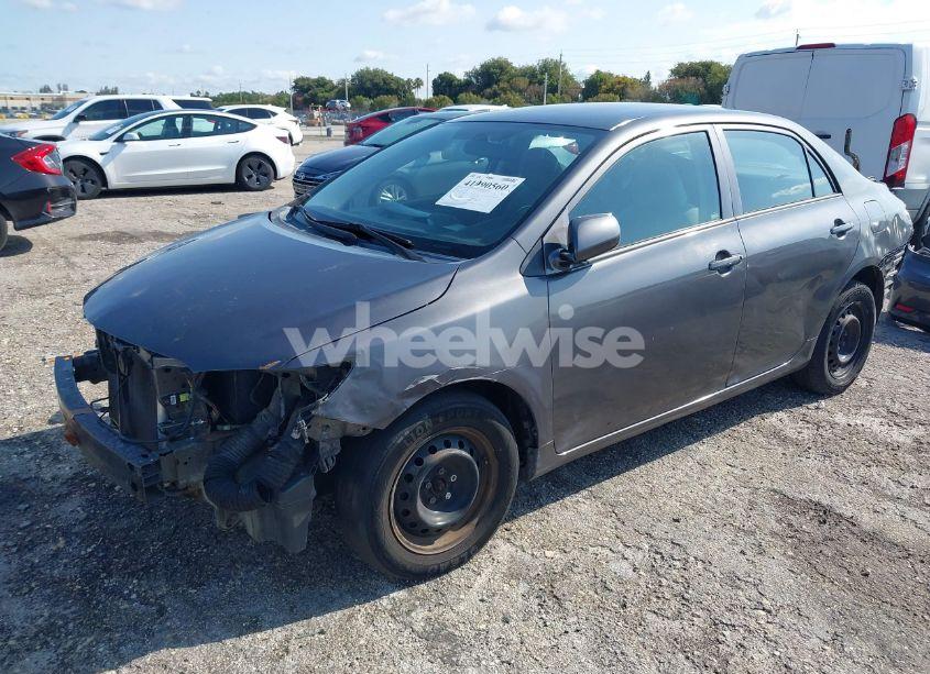 Photo 2 of 2013 Toyota Corolla L (VIN 5YFBU4EE6DP077752)