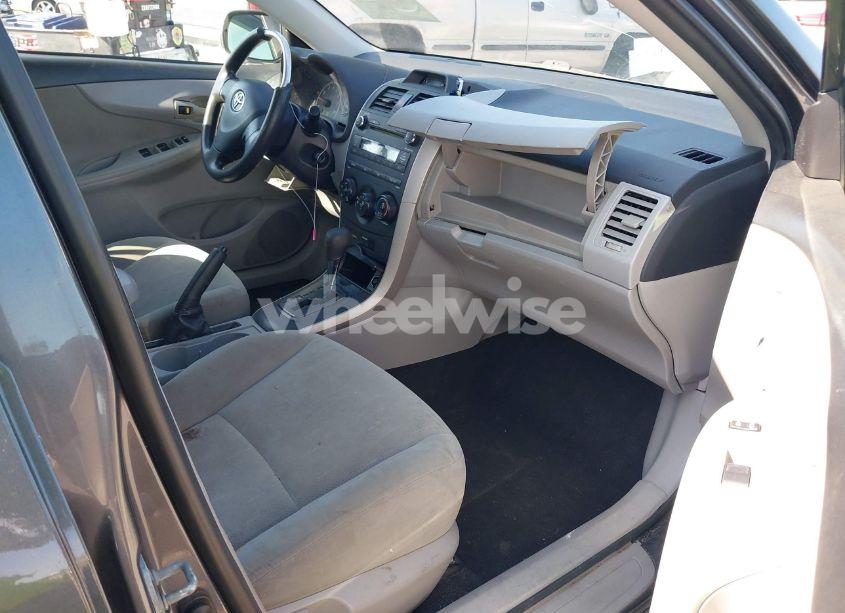 Photo 5 of 2013 Toyota Corolla L (VIN 5YFBU4EE6DP077752)