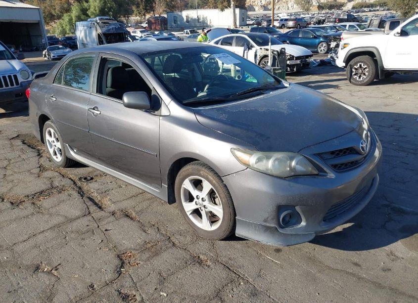 2013 Toyota Corolla S/LE (VIN 5YFBU4EE6DP078285) main photo