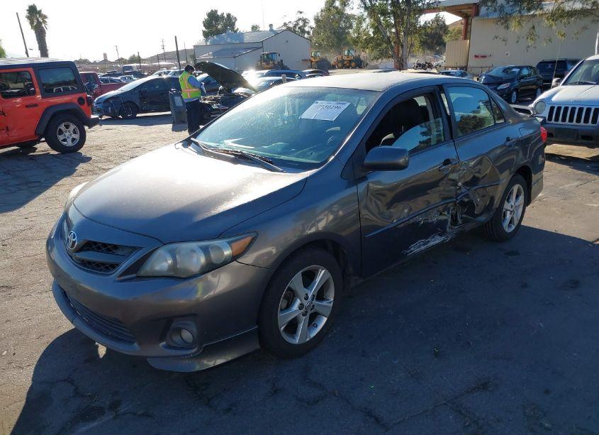 Photo 2 of 2013 Toyota Corolla S/LE (VIN 5YFBU4EE6DP078285)