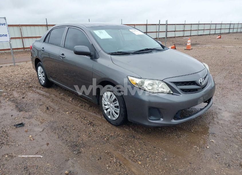 2013 Toyota Corolla L (VIN 5YFBU4EE6DP082384) main photo