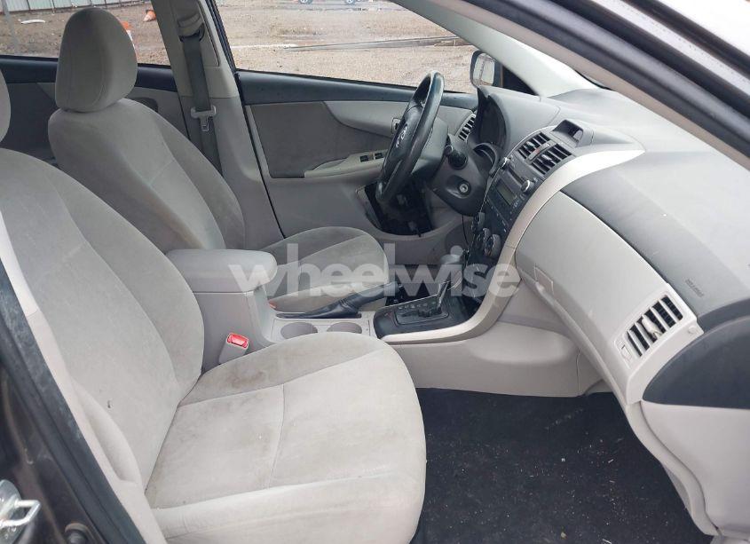 Photo 5 of 2013 Toyota Corolla L (VIN 5YFBU4EE6DP082384)