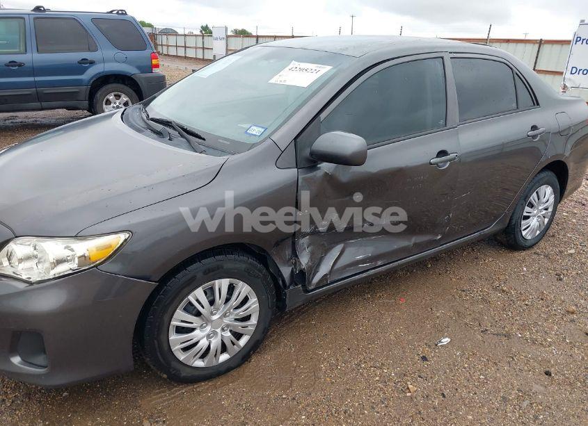 Photo 6 of 2013 Toyota Corolla L (VIN 5YFBU4EE6DP082384)