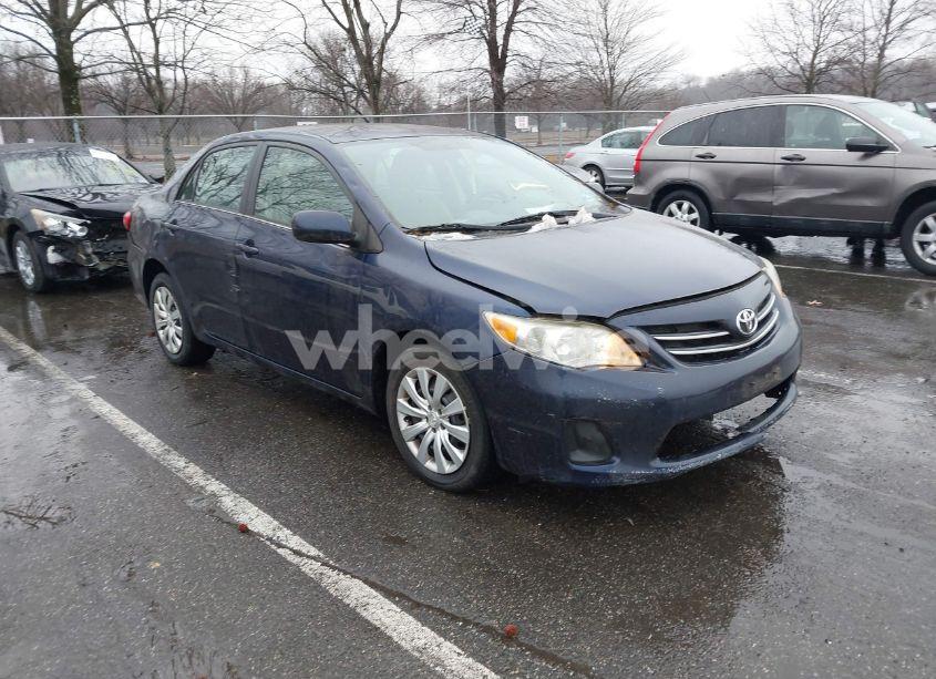 2013 Toyota Corolla LE (VIN 5YFBU4EE6DP084751) main photo