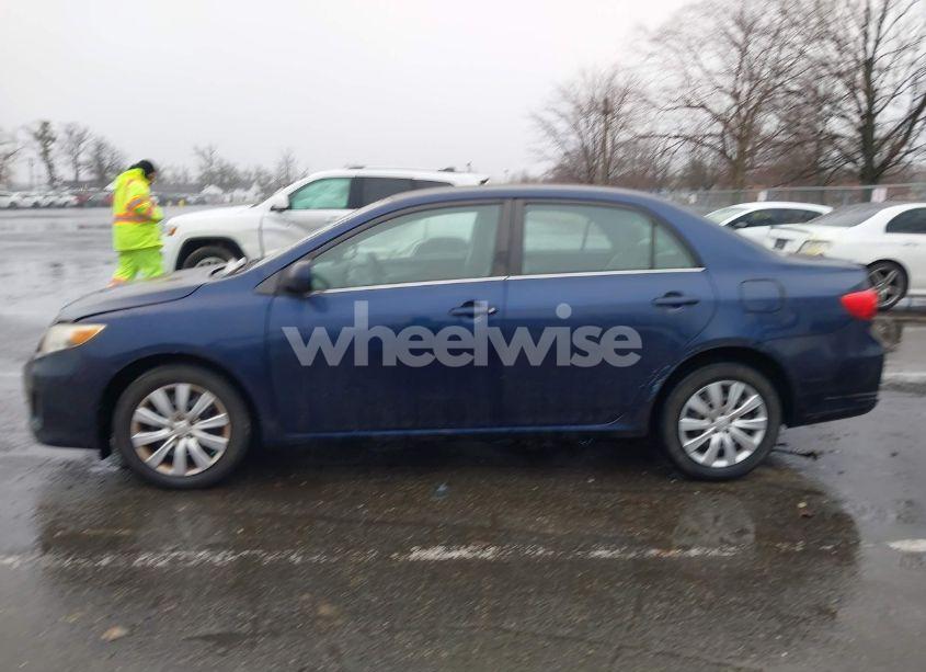 Photo 14 of 2013 Toyota Corolla LE (VIN 5YFBU4EE6DP084751)