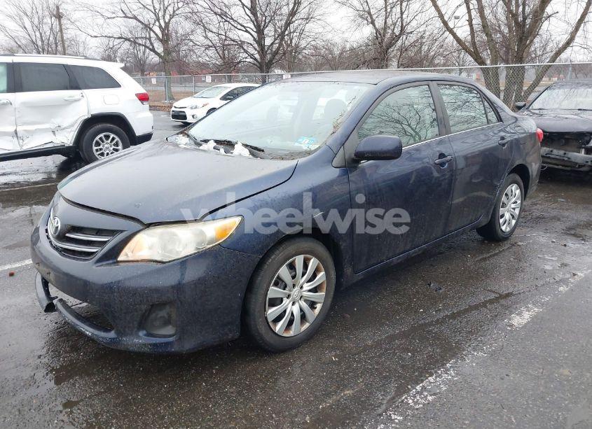 Photo 2 of 2013 Toyota Corolla LE (VIN 5YFBU4EE6DP084751)