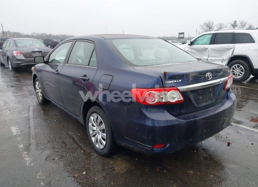 Photo 3 of 2013 Toyota Corolla LE (VIN 5YFBU4EE6DP084751)