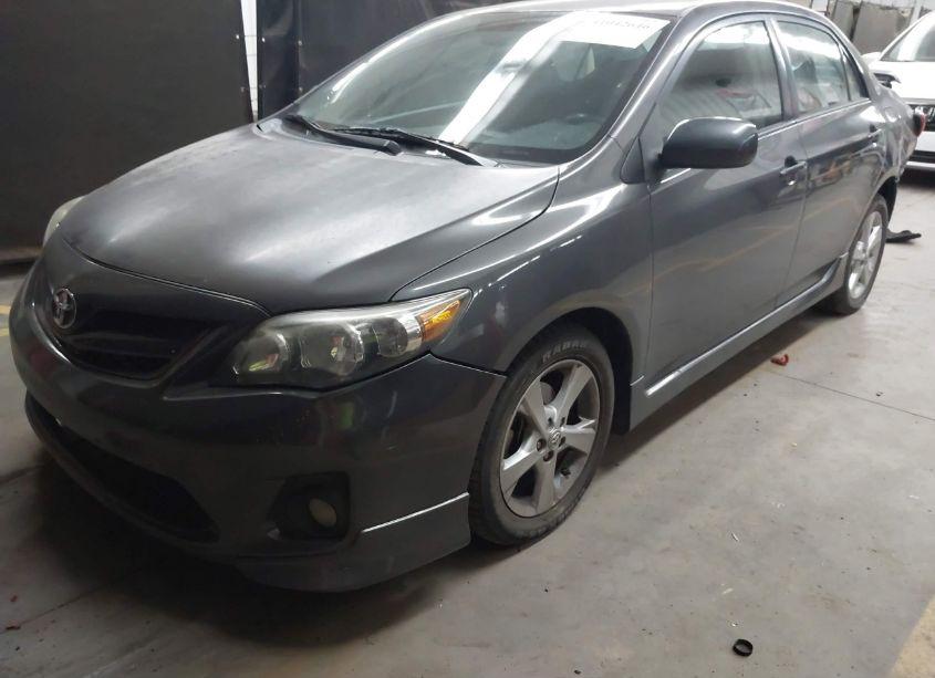 Photo 2 of 2013 Toyota Corolla S (VIN 5YFBU4EE6DP094583)