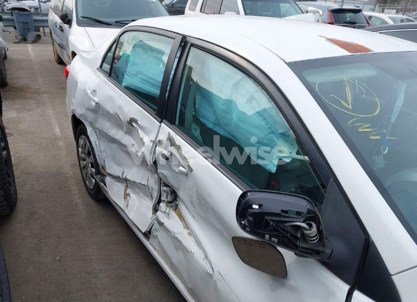 Photo 13 of 2013 Toyota Corolla LE (VIN 5YFBU4EE6DP101760)