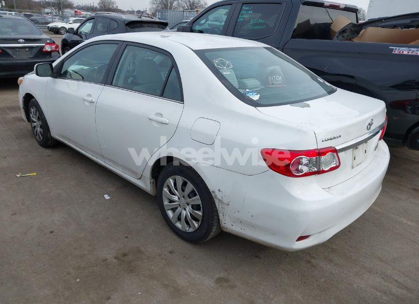 Photo 3 of 2013 Toyota Corolla LE (VIN 5YFBU4EE6DP101760)