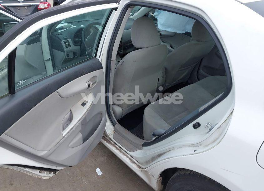 Photo 8 of 2013 Toyota Corolla LE (VIN 5YFBU4EE6DP101760)