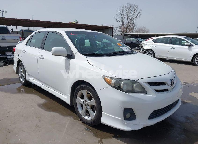 2013 Toyota Corolla S (VIN 5YFBU4EE6DP115674) main photo