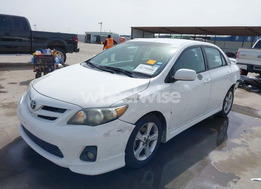 Photo 2 of 2013 Toyota Corolla S (VIN 5YFBU4EE6DP115674)
