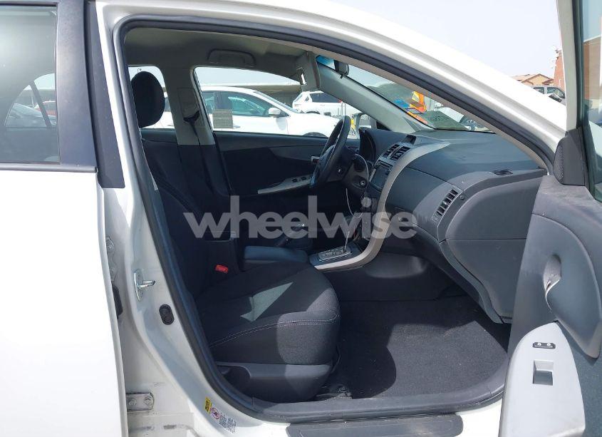 Photo 5 of 2013 Toyota Corolla S (VIN 5YFBU4EE6DP115674)