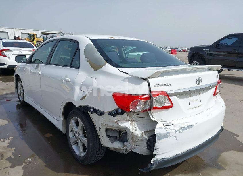 Photo 6 of 2013 Toyota Corolla S (VIN 5YFBU4EE6DP115674)