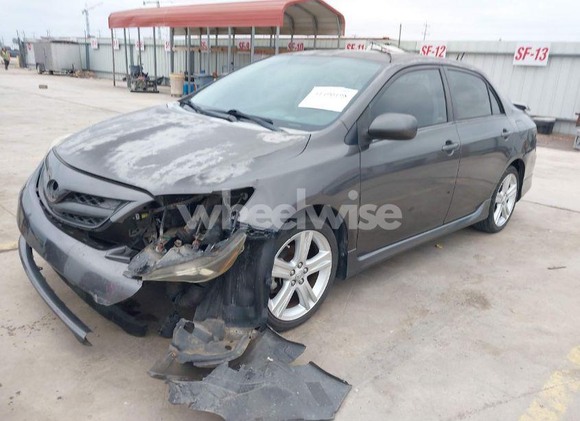 Photo 2 of 2013 Toyota Corolla S (VIN 5YFBU4EE6DP125783)