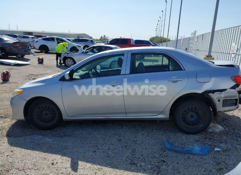 Photo 15 of 2013 Toyota Corolla L (VIN 5YFBU4EE6DP128098)